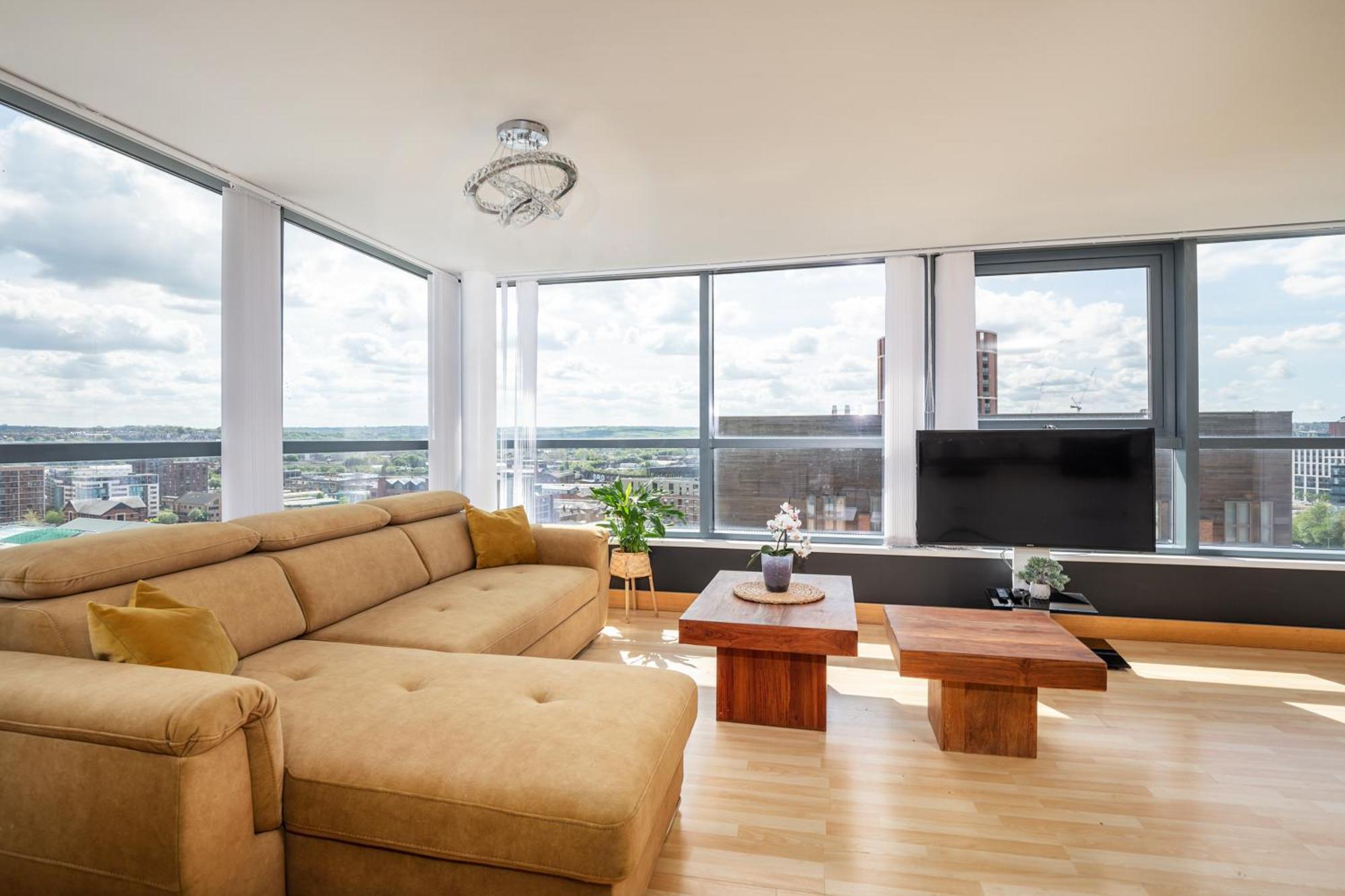 Large Central Penthouse In Leeds Лидс Экстерьер фото