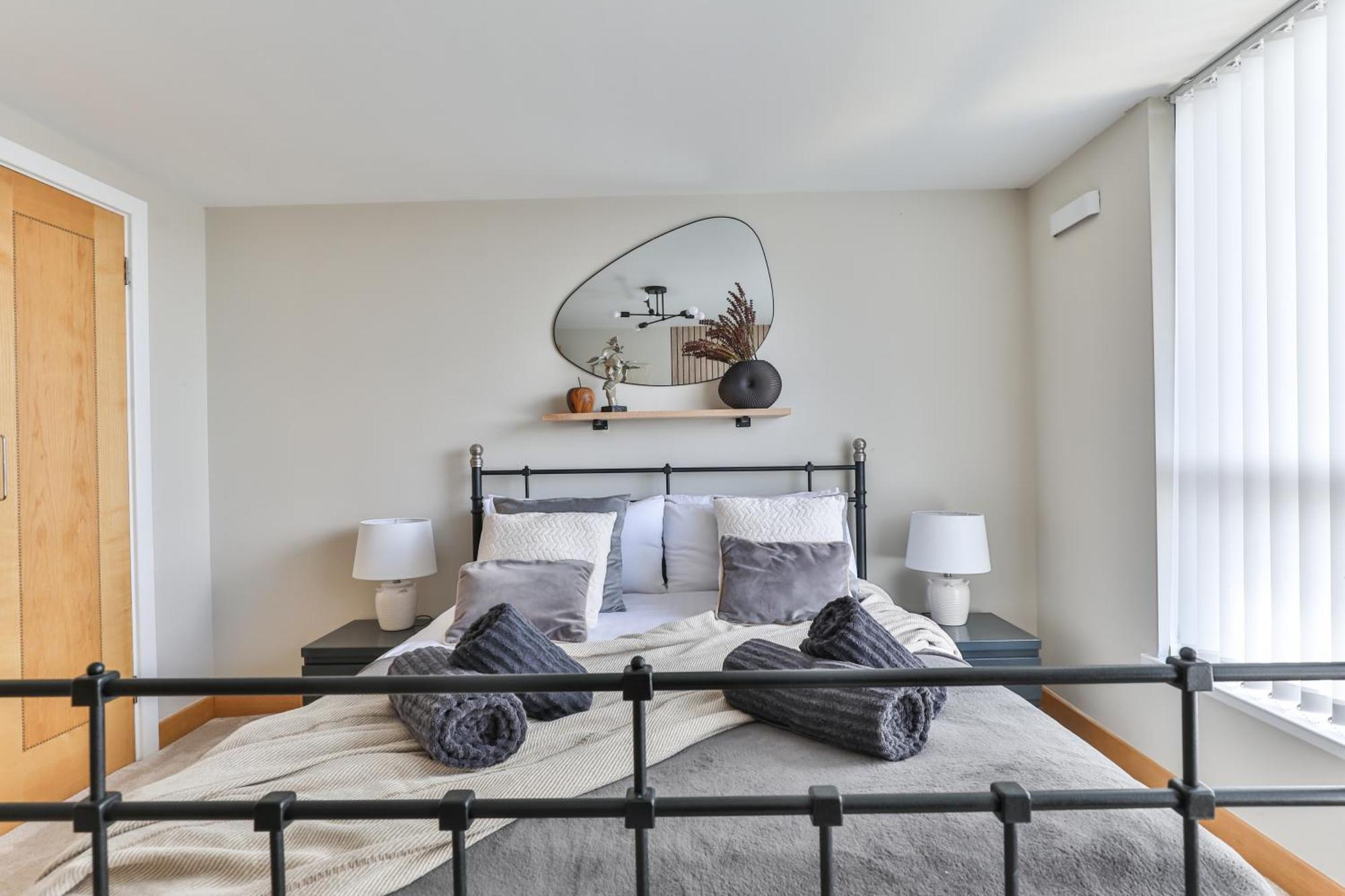 Large Central Penthouse In Leeds Лидс Экстерьер фото